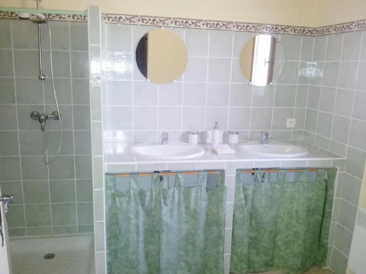 Bed and Breakfast Les Cerises Saint-Saturnin-d'Apt 0*,  Frankreich