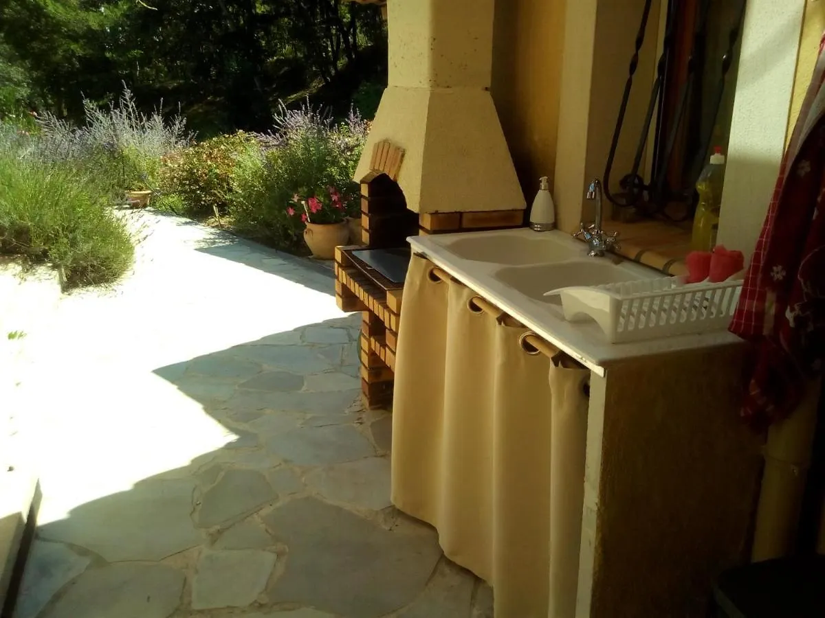 Bed and Breakfast Les Cerises Saint-Saturnin-d'Apt Frühstückspension