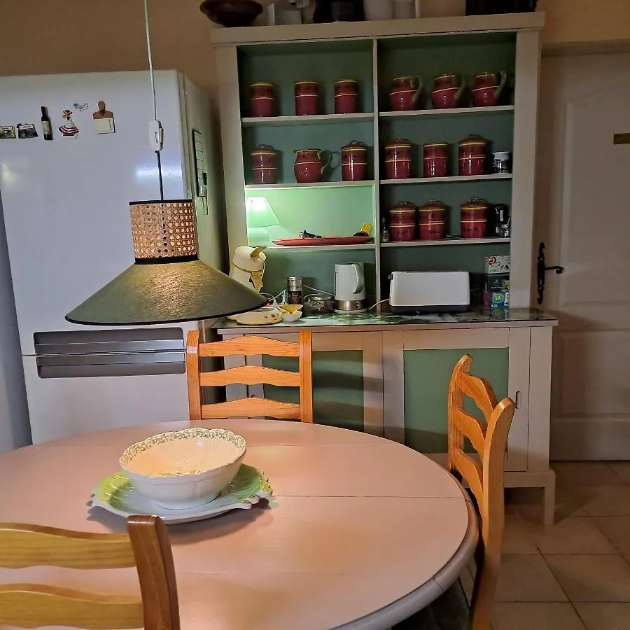 Bed and Breakfast Les Cerises Saint-Saturnin-d'Apt Frühstückspension